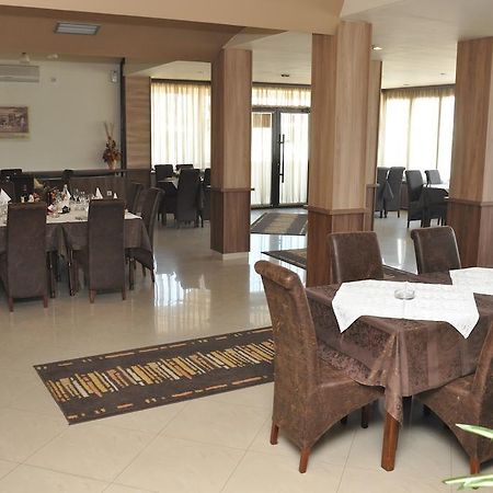 Ni Hotel Extra Lion Md מסעדה תמונה